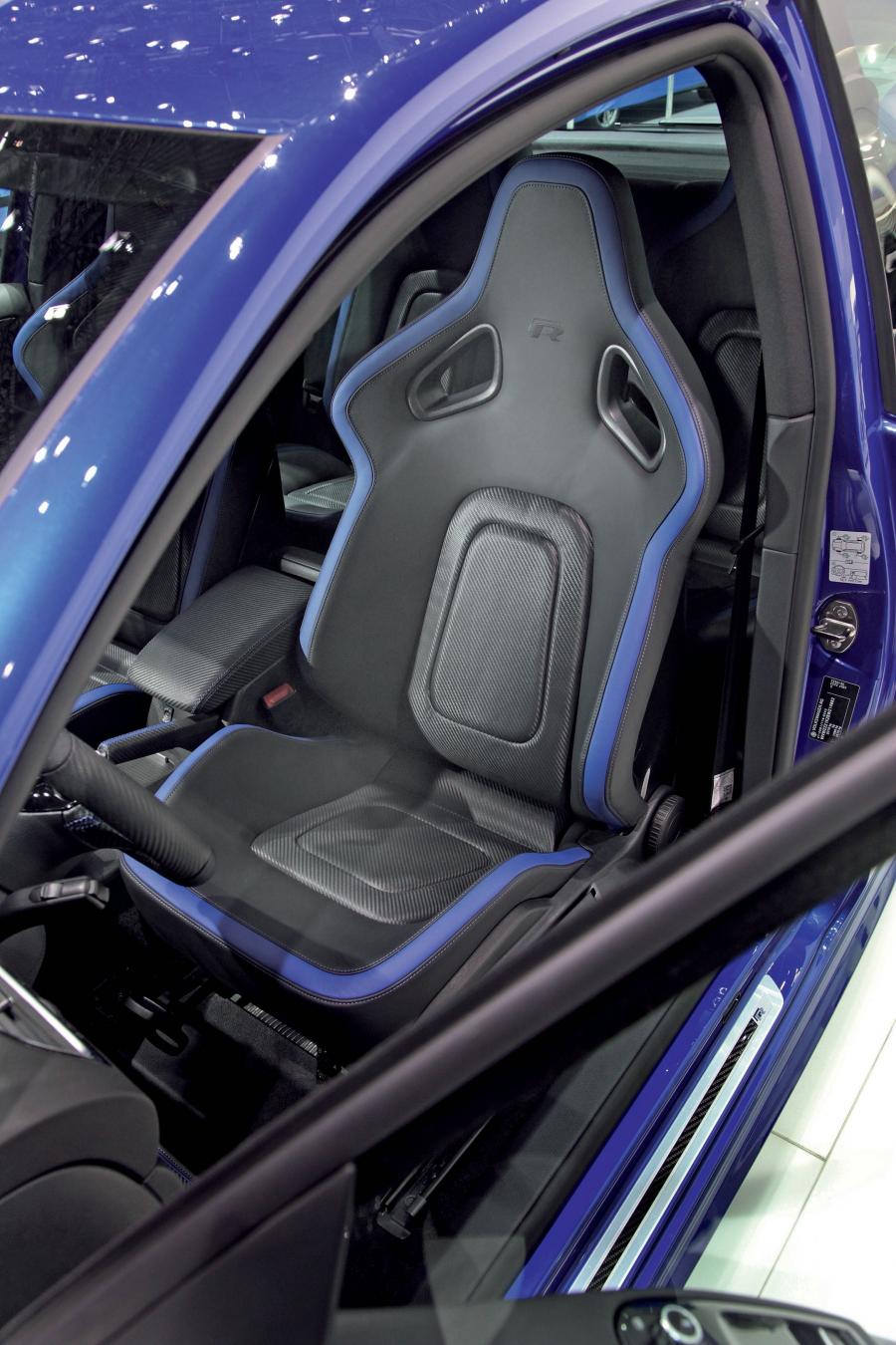  Volkswagen Golf R Aplomb Blue 2011 года  (фото 3 из 3)